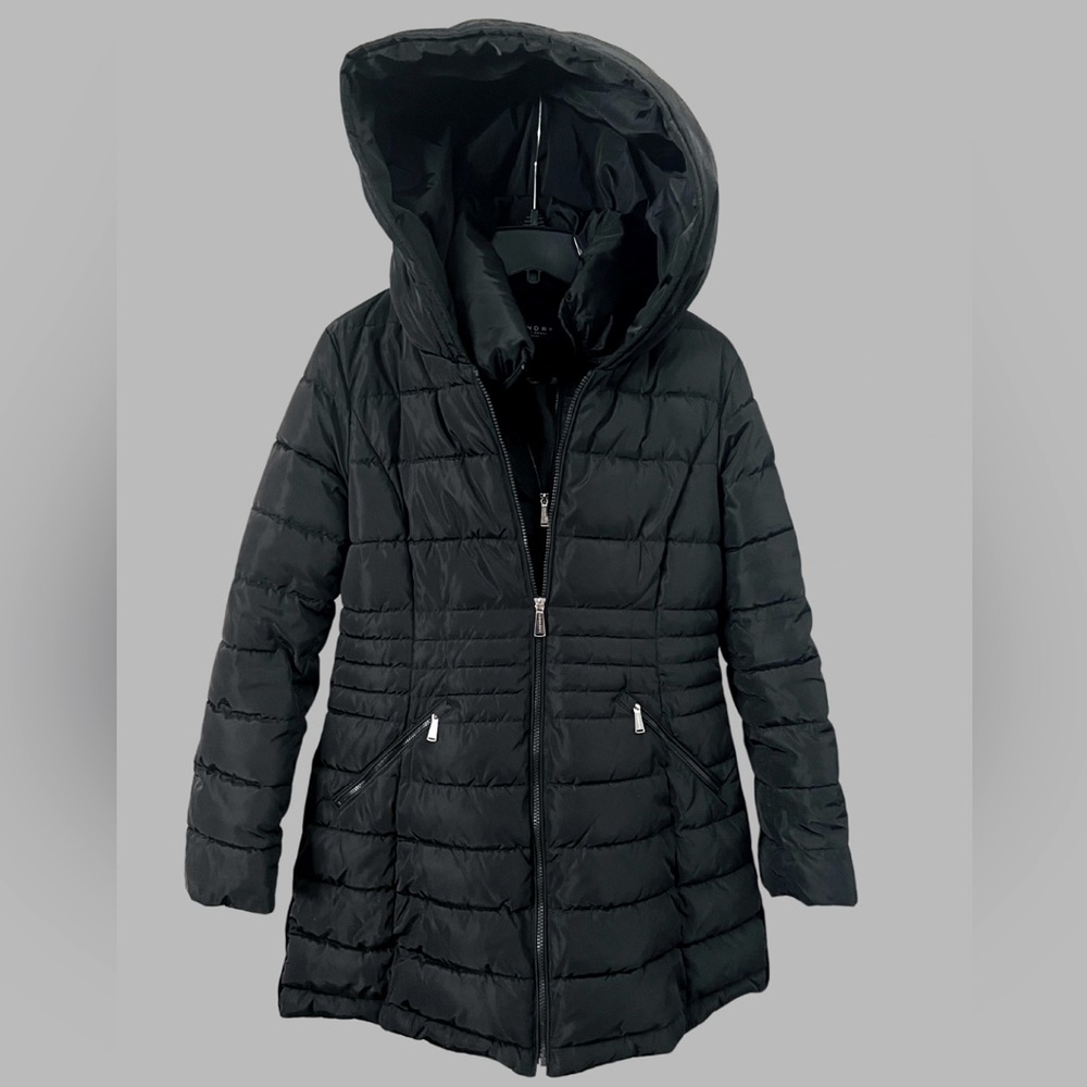 Black coat, size L.
Brand: Laundry
Beautiful winter coat, new! Used only 1 time!